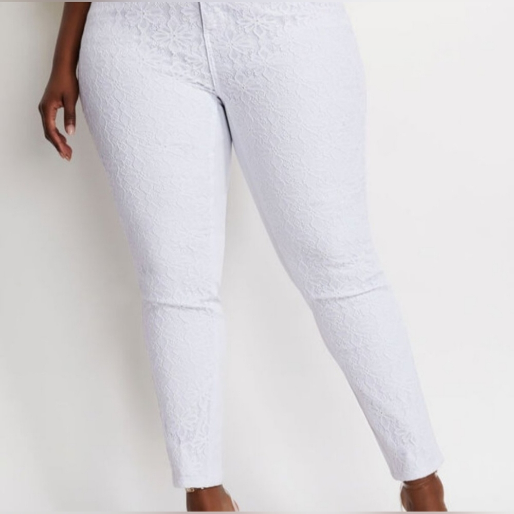 Ashley stewart Women's Size 22 Lace Front Jean.